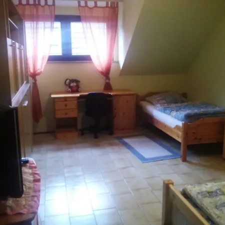 Bea's Monteurzimmer 招待所 Seckach