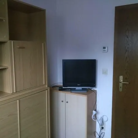 Bea's Monteurzimmer 招待所 *