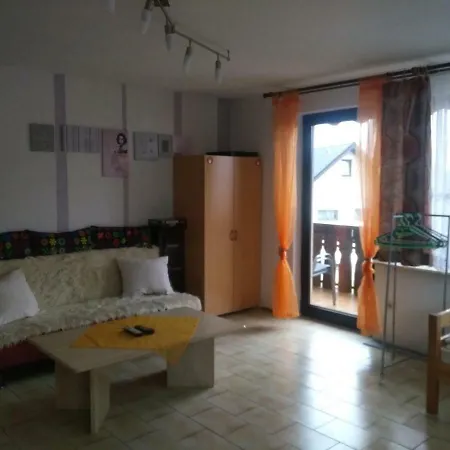 Bea's Monteurzimmer 招待所 Seckach