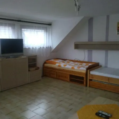 Bea's Monteurzimmer 招待所 Seckach